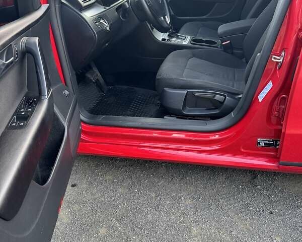 Красный Фольксваген Пассат, объемом двигателя 2 л и пробегом 205 тыс. км за 9450 $, фото 15 на Automoto.ua