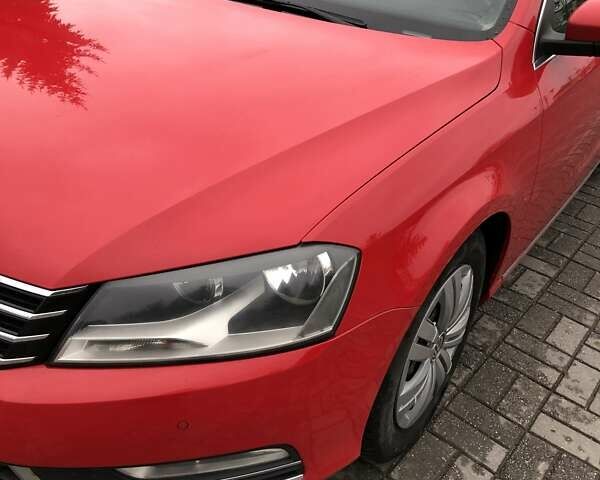 Красный Фольксваген Пассат, объемом двигателя 1.6 л и пробегом 211 тыс. км за 10500 $, фото 16 на Automoto.ua