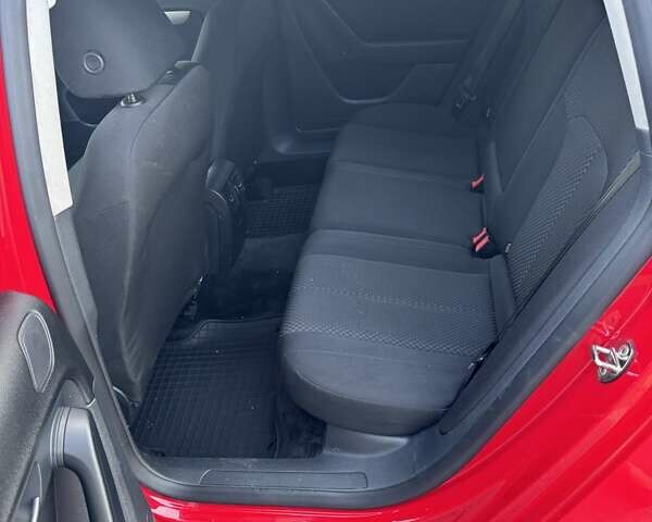 Красный Фольксваген Пассат, объемом двигателя 2 л и пробегом 205 тыс. км за 9450 $, фото 16 на Automoto.ua