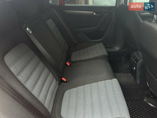 Красный Фольксваген Пассат, объемом двигателя 1.4 л и пробегом 274 тыс. км за 7450 $, фото 41 на Automoto.ua