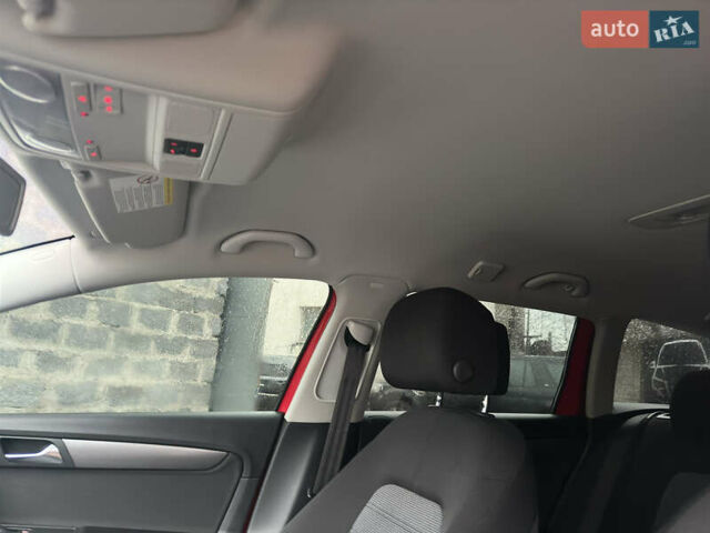 Красный Фольксваген Пассат, объемом двигателя 1.39 л и пробегом 275 тыс. км за 7200 $, фото 29 на Automoto.ua