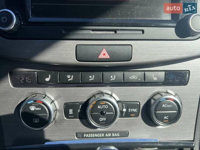 Красный Фольксваген Пассат, объемом двигателя 1.4 л и пробегом 258 тыс. км за 7800 $, фото 12 на Automoto.ua