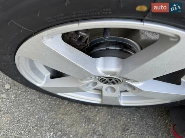 Красный Фольксваген Пассат, объемом двигателя 2 л и пробегом 205 тыс. км за 9450 $, фото 30 на Automoto.ua