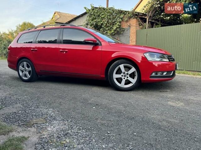 Красный Фольксваген Пассат, объемом двигателя 2 л и пробегом 205 тыс. км за 9450 $, фото 7 на Automoto.ua