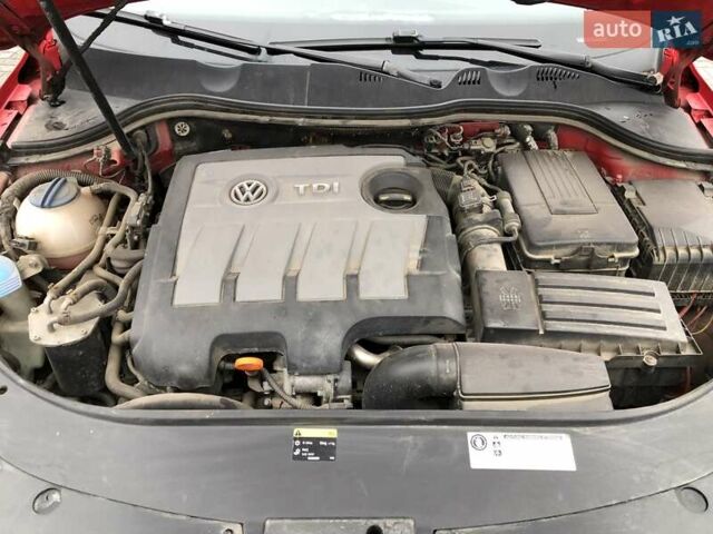 Красный Фольксваген Пассат, объемом двигателя 1.6 л и пробегом 211 тыс. км за 10500 $, фото 11 на Automoto.ua