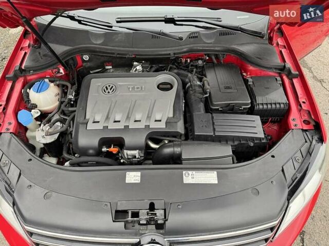 Красный Фольксваген Пассат, объемом двигателя 2 л и пробегом 225 тыс. км за 9250 $, фото 21 на Automoto.ua