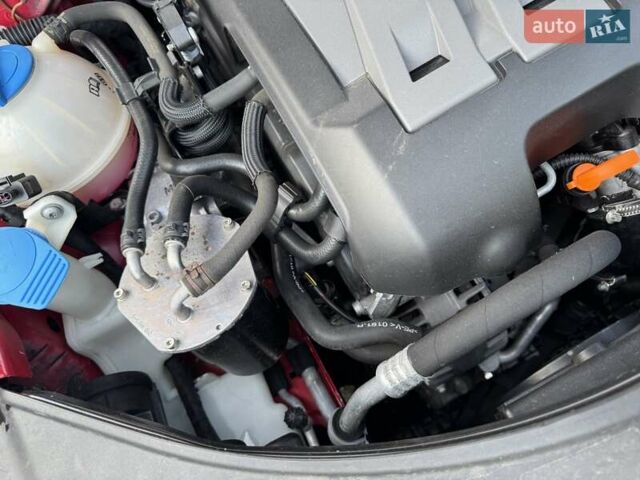 Красный Фольксваген Пассат, объемом двигателя 2 л и пробегом 205 тыс. км за 9450 $, фото 32 на Automoto.ua