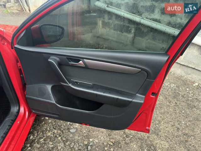 Красный Фольксваген Пассат, объемом двигателя 1.39 л и пробегом 275 тыс. км за 7200 $, фото 36 на Automoto.ua