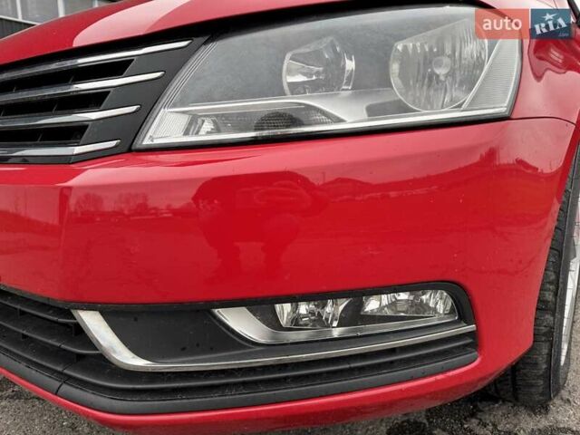 Красный Фольксваген Пассат, объемом двигателя 2 л и пробегом 225 тыс. км за 9250 $, фото 17 на Automoto.ua