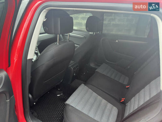 Красный Фольксваген Пассат, объемом двигателя 1.39 л и пробегом 275 тыс. км за 7200 $, фото 35 на Automoto.ua