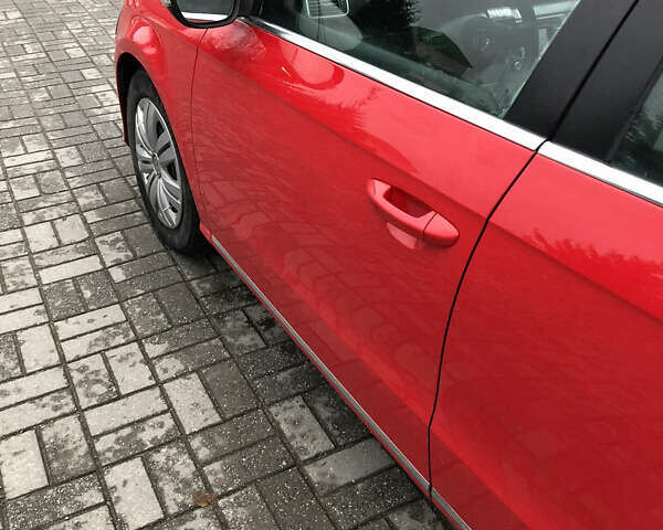 Красный Фольксваген Пассат, объемом двигателя 1.6 л и пробегом 211 тыс. км за 9800 $, фото 13 на Automoto.ua