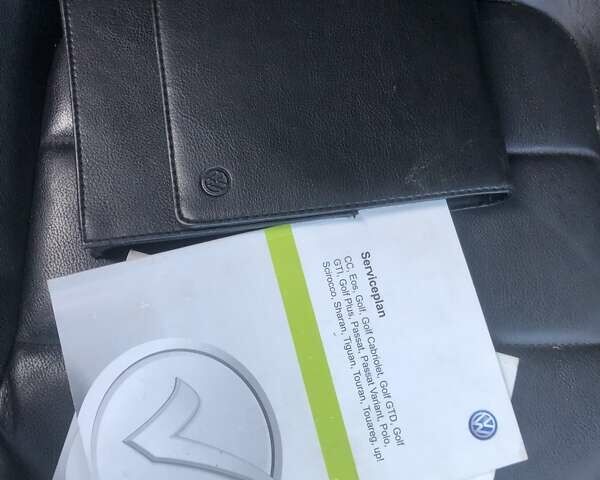 Червоний Фольксваген Пассат, об'ємом двигуна 2 л та пробігом 321 тис. км за 8900 $, фото 21 на Automoto.ua