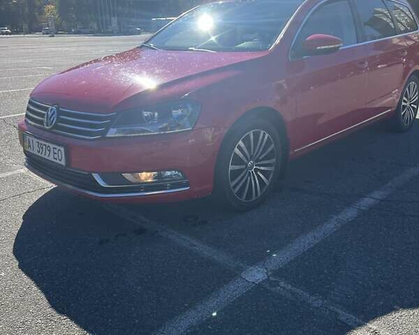 Красный Фольксваген Пассат, объемом двигателя 1.4 л и пробегом 258 тыс. км за 7800 $, фото 1 на Automoto.ua