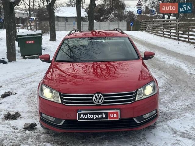 Красный Фольксваген Пассат, объемом двигателя 2 л и пробегом 282 тыс. км за 10890 $, фото 1 на Automoto.ua