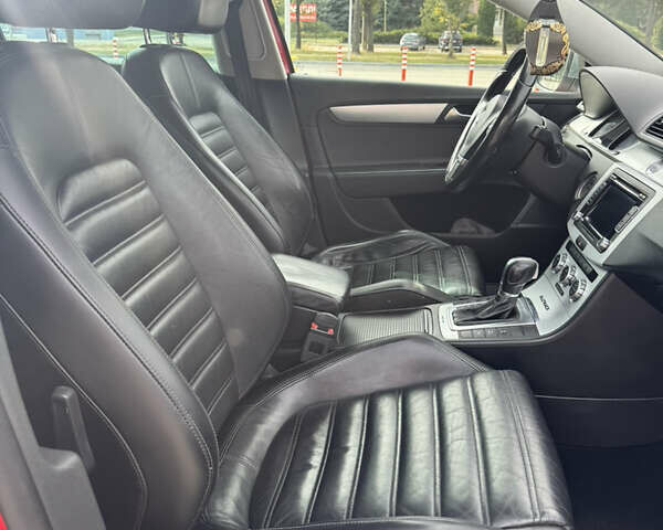 Красный Фольксваген Пассат, объемом двигателя 1.97 л и пробегом 289 тыс. км за 11700 $, фото 13 на Automoto.ua