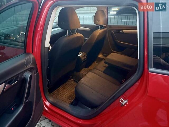 Красный Фольксваген Пассат, объемом двигателя 2 л и пробегом 275 тыс. км за 8555 $, фото 13 на Automoto.ua