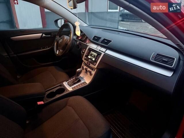 Красный Фольксваген Пассат, объемом двигателя 2 л и пробегом 275 тыс. км за 8555 $, фото 18 на Automoto.ua