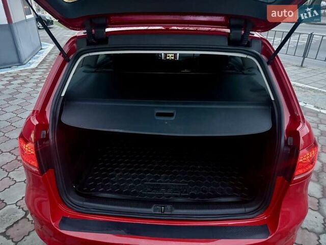 Красный Фольксваген Пассат, объемом двигателя 2 л и пробегом 275 тыс. км за 8555 $, фото 14 на Automoto.ua