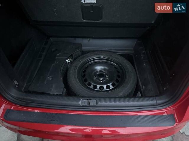 Красный Фольксваген Пассат, объемом двигателя 2 л и пробегом 275 тыс. км за 8555 $, фото 20 на Automoto.ua