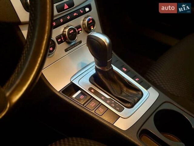 Красный Фольксваген Пассат, объемом двигателя 2 л и пробегом 275 тыс. км за 8555 $, фото 21 на Automoto.ua