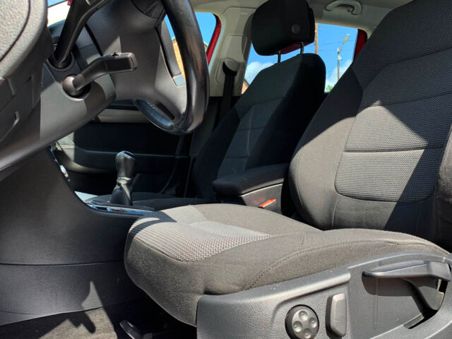 Красный Фольксваген Пассат, объемом двигателя 2 л и пробегом 327 тыс. км за 11550 $, фото 8 на Automoto.ua