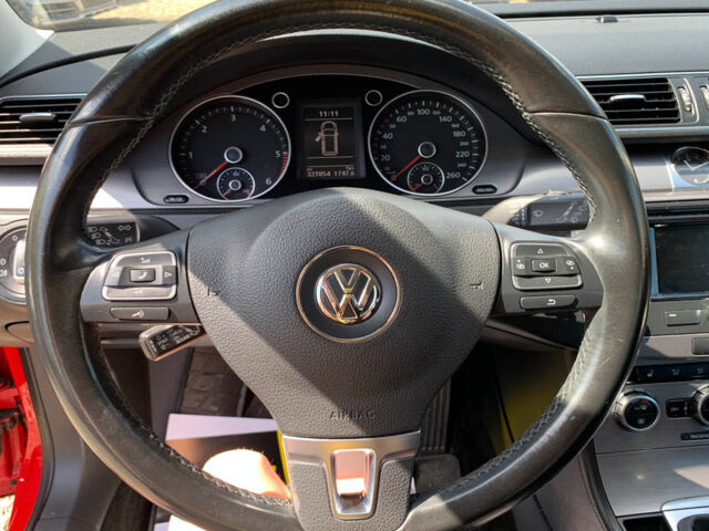 Красный Фольксваген Пассат, объемом двигателя 2 л и пробегом 327 тыс. км за 11550 $, фото 9 на Automoto.ua