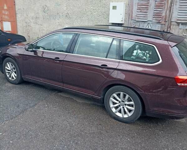 Красный Фольксваген Пассат, объемом двигателя 1.6 л и пробегом 183 тыс. км за 13200 $, фото 7 на Automoto.ua