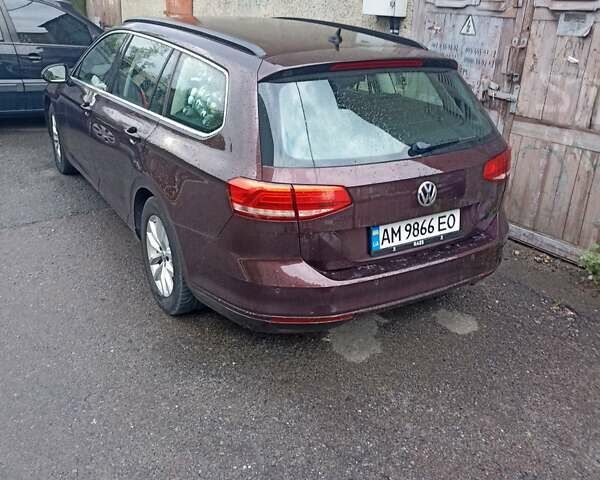 Красный Фольксваген Пассат, объемом двигателя 1.6 л и пробегом 183 тыс. км за 13200 $, фото 6 на Automoto.ua