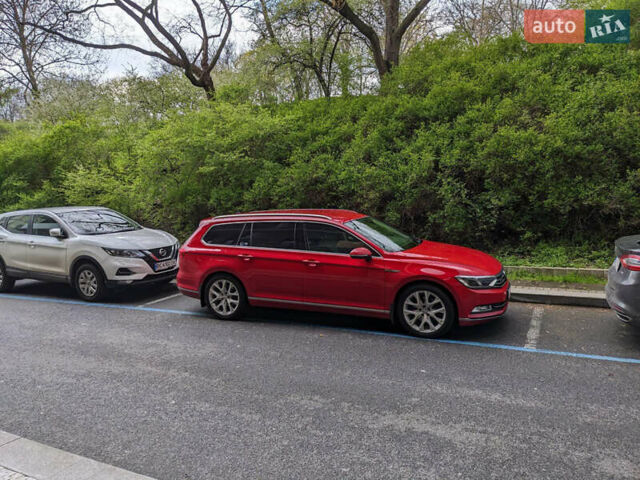 Красный Фольксваген Пассат, объемом двигателя 1.97 л и пробегом 280 тыс. км за 16800 $, фото 3 на Automoto.ua