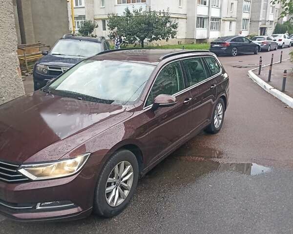 Красный Фольксваген Пассат, объемом двигателя 1.6 л и пробегом 183 тыс. км за 13200 $, фото 2 на Automoto.ua