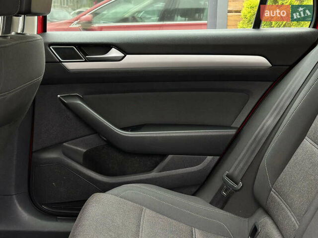 Красный Фольксваген Пассат, объемом двигателя 1.6 л и пробегом 276 тыс. км за 14300 $, фото 55 на Automoto.ua