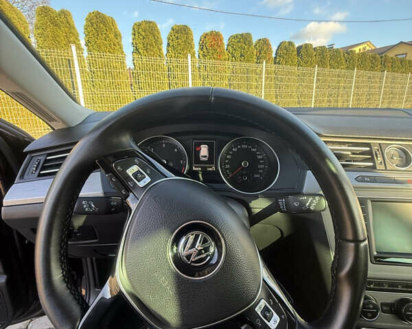 Красный Фольксваген Пассат, объемом двигателя 1.97 л и пробегом 301 тыс. км за 14800 $, фото 22 на Automoto.ua