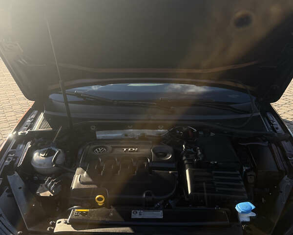 Красный Фольксваген Пассат, объемом двигателя 1.97 л и пробегом 301 тыс. км за 14800 $, фото 30 на Automoto.ua