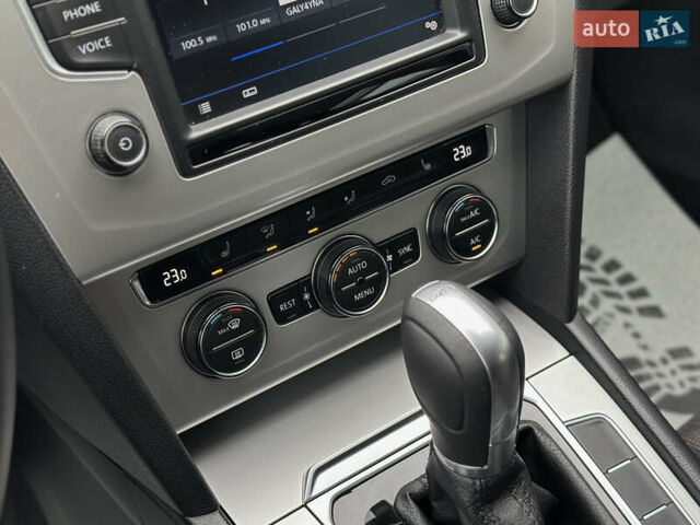 Красный Фольксваген Пассат, объемом двигателя 1.6 л и пробегом 276 тыс. км за 14300 $, фото 45 на Automoto.ua