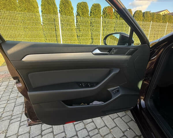 Красный Фольксваген Пассат, объемом двигателя 1.97 л и пробегом 301 тыс. км за 14800 $, фото 20 на Automoto.ua