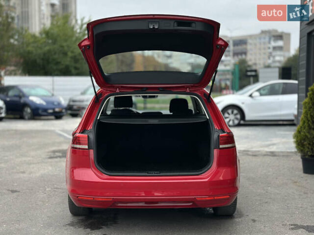 Красный Фольксваген Пассат, объемом двигателя 1.6 л и пробегом 276 тыс. км за 14300 $, фото 17 на Automoto.ua