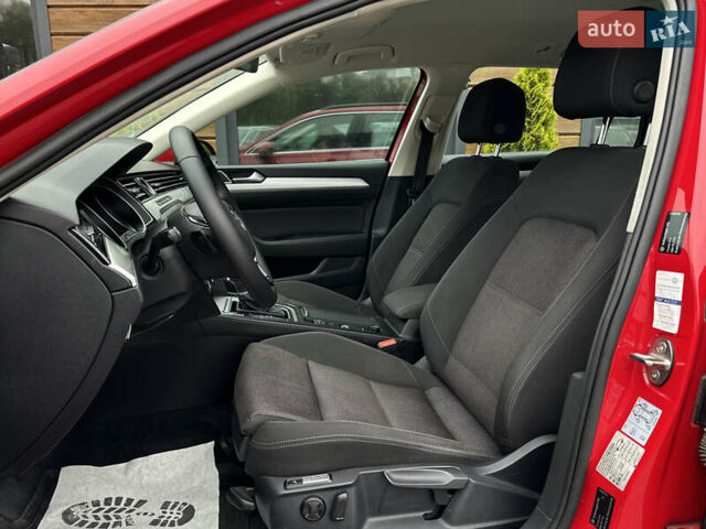 Красный Фольксваген Пассат, объемом двигателя 1.6 л и пробегом 276 тыс. км за 14300 $, фото 29 на Automoto.ua