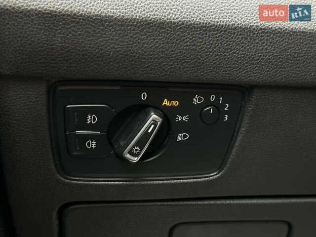 Красный Фольксваген Пассат, объемом двигателя 1.6 л и пробегом 276 тыс. км за 14300 $, фото 36 на Automoto.ua