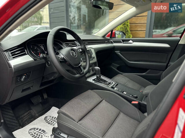 Красный Фольксваген Пассат, объемом двигателя 1.6 л и пробегом 276 тыс. км за 14300 $, фото 31 на Automoto.ua