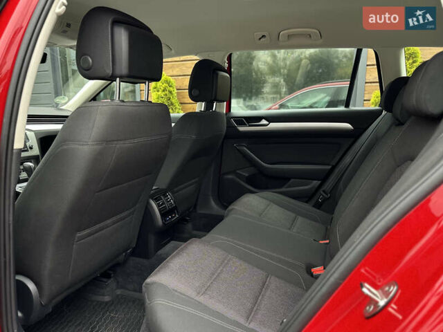 Красный Фольксваген Пассат, объемом двигателя 1.6 л и пробегом 276 тыс. км за 14300 $, фото 54 на Automoto.ua