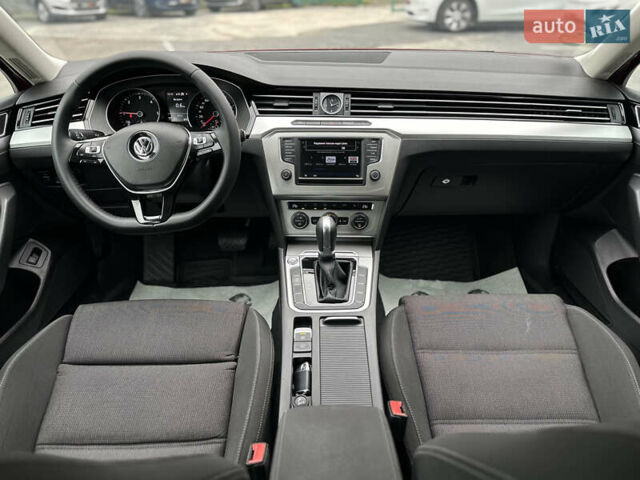 Красный Фольксваген Пассат, объемом двигателя 1.6 л и пробегом 276 тыс. км за 14300 $, фото 34 на Automoto.ua