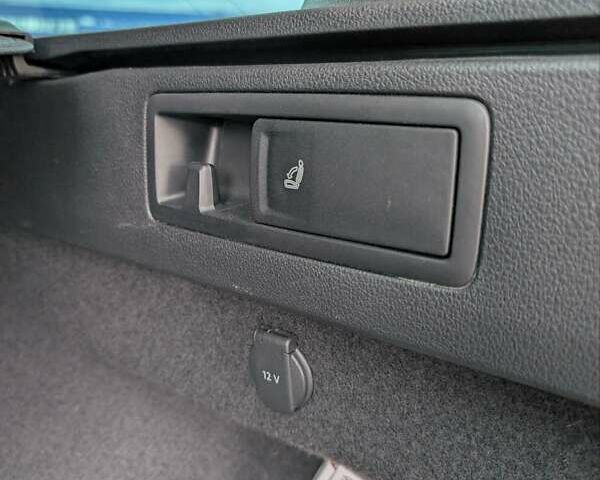 Красный Фольксваген Пассат, объемом двигателя 1.97 л и пробегом 190 тыс. км за 16999 $, фото 29 на Automoto.ua