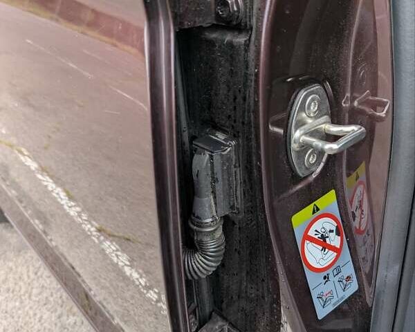 Красный Фольксваген Пассат, объемом двигателя 1.97 л и пробегом 190 тыс. км за 16999 $, фото 16 на Automoto.ua