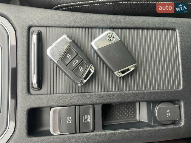 Красный Фольксваген Пассат, объемом двигателя 2 л и пробегом 218 тыс. км за 20450 $, фото 36 на Automoto.ua