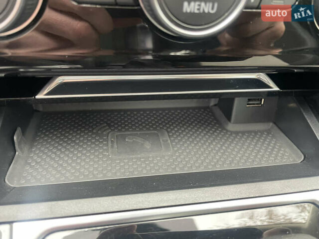 Красный Фольксваген Пассат, объемом двигателя 2 л и пробегом 218 тыс. км за 20450 $, фото 39 на Automoto.ua