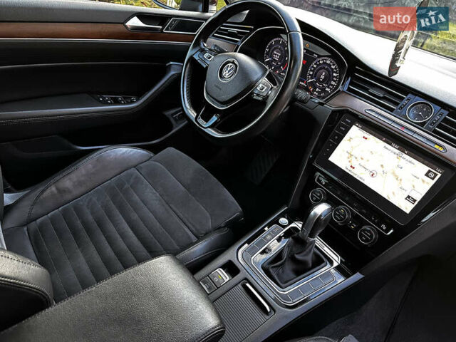 Червоний Фольксваген Пассат, об'ємом двигуна 2 л та пробігом 254 тис. км за 18900 $, фото 31 на Automoto.ua