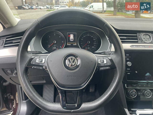 Красный Фольксваген Пассат, объемом двигателя 2 л и пробегом 218 тыс. км за 20450 $, фото 27 на Automoto.ua