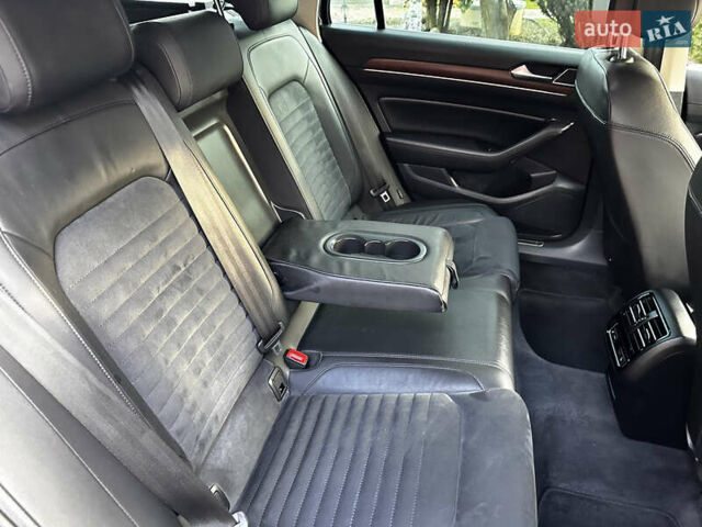 Червоний Фольксваген Пассат, об'ємом двигуна 2 л та пробігом 254 тис. км за 18900 $, фото 27 на Automoto.ua