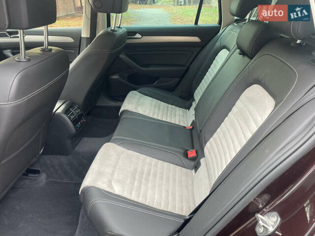 Красный Фольксваген Пассат, объемом двигателя 2 л и пробегом 218 тыс. км за 20450 $, фото 42 на Automoto.ua