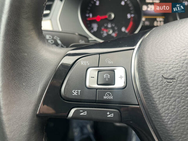 Красный Фольксваген Пассат, объемом двигателя 2 л и пробегом 218 тыс. км за 20450 $, фото 29 на Automoto.ua